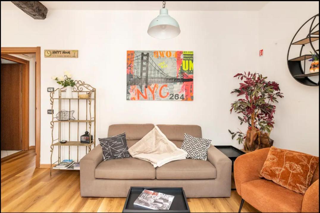 Piazza Volta Apartment โกโม ภายนอก รูปภาพ