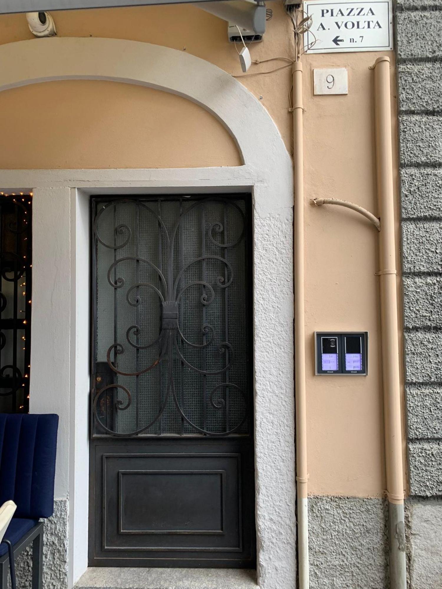 Piazza Volta Apartment โกโม ภายนอก รูปภาพ